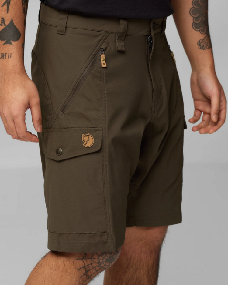Abisko Shorts Men 550 black