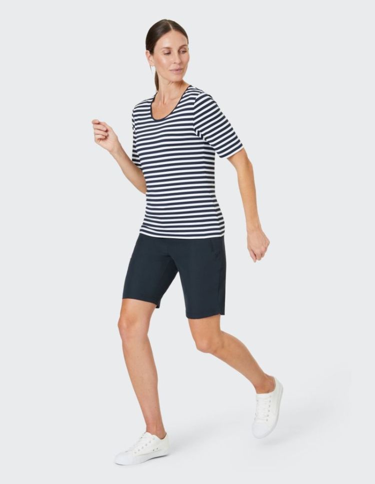 Romy Short 00352 night
