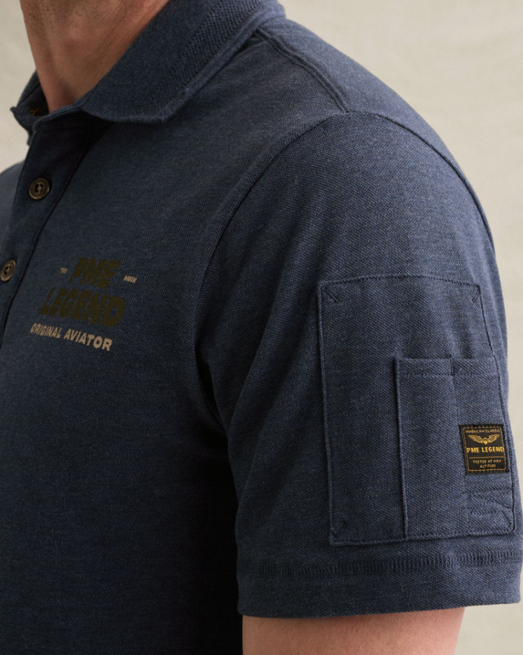 Polo effen indigo met kaki letters op borst 5332 sargasso sea