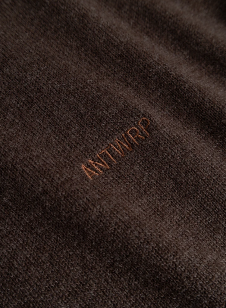 Pull basic ronde hals 600 brown
