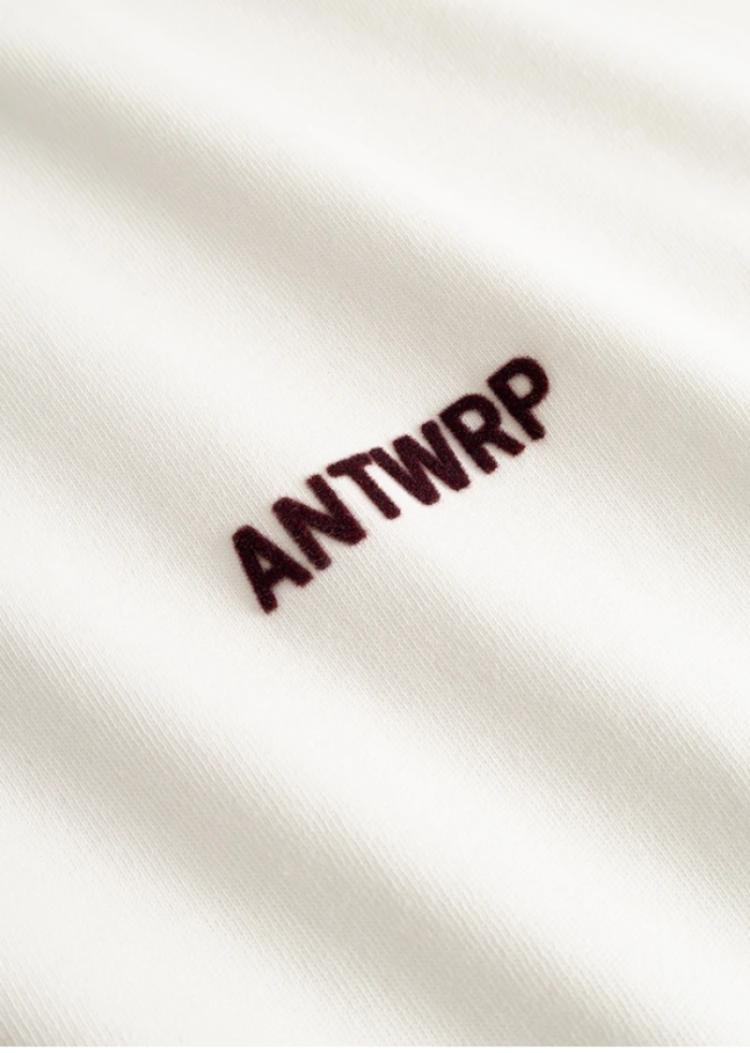 T-shirt effen kleine letters midden borst 102 Off White