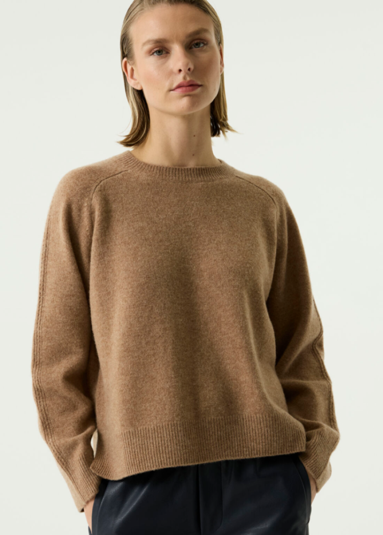 Pull effen structuur op bovenkant mouwen 5232-soft taupe