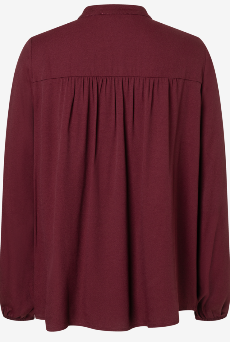 Blouse lm crêpe ronde hals 0561 pomegranat