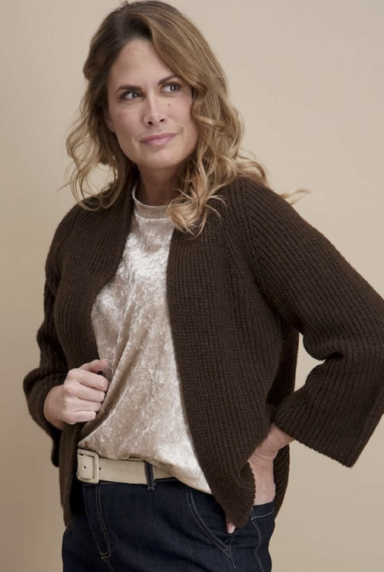 Cardigan effen bredere mouwen 03 chocolat