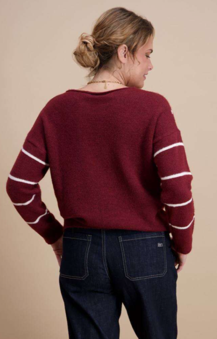 Pull wijder met schuine strepen 14 Bordeau/ecru