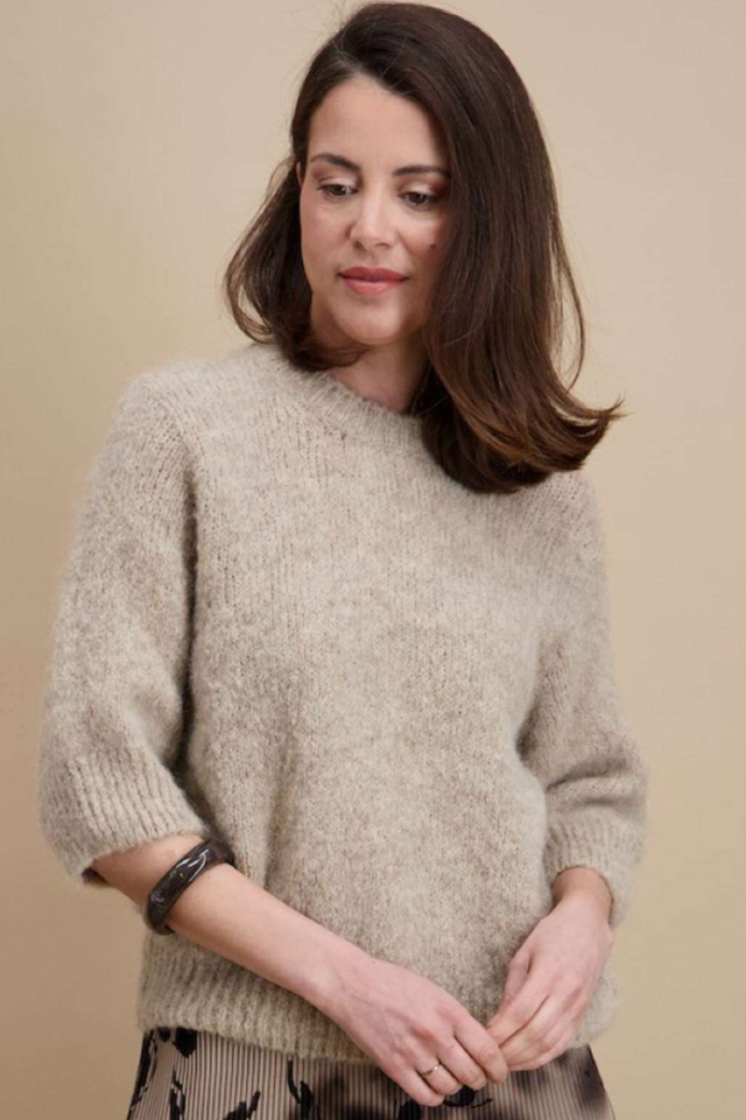Pull hlm losse brei wijder model effen 2 beige