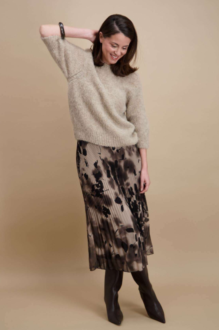 Pull hlm losse brei wijder model effen 2 beige