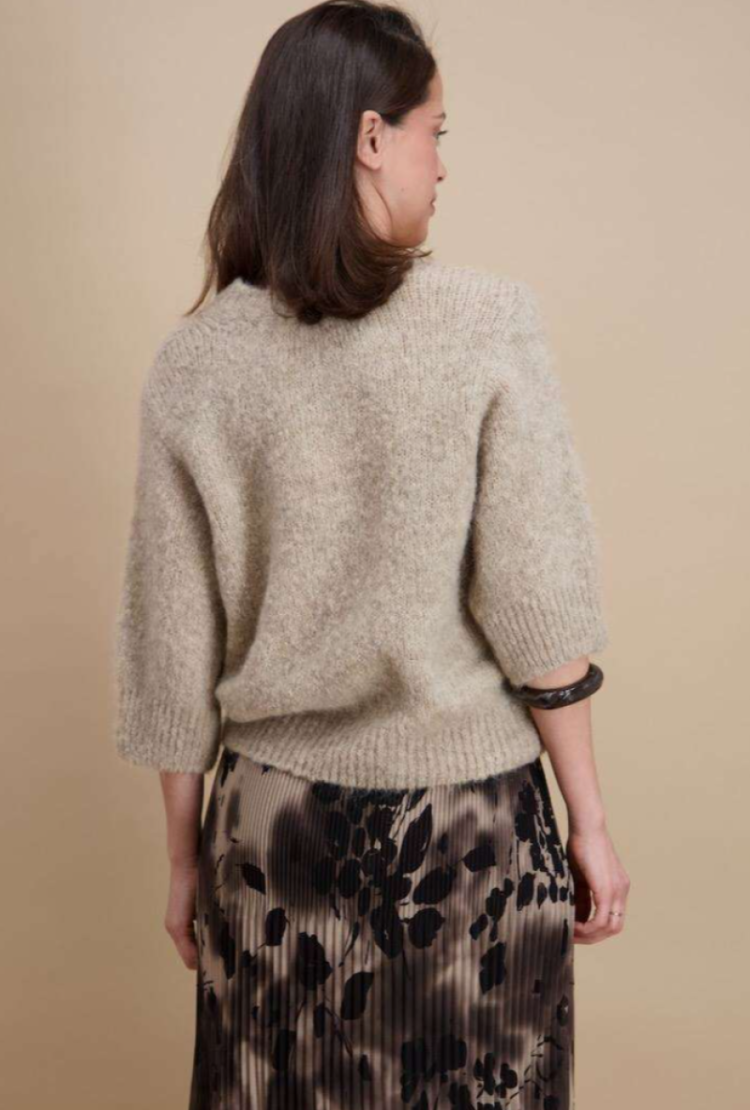 Pull hlm losse brei wijder model effen 2 beige