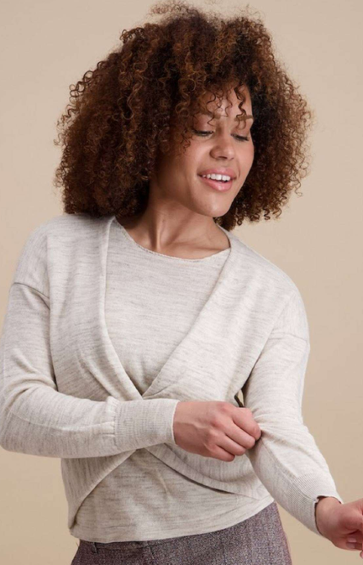 Pull lm gedraaide knoop vooraan 2 Beige