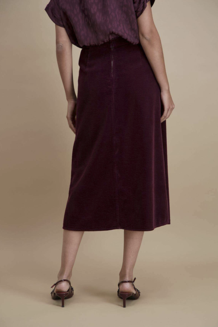 Rok ribfluweel halflang 09 aubergine