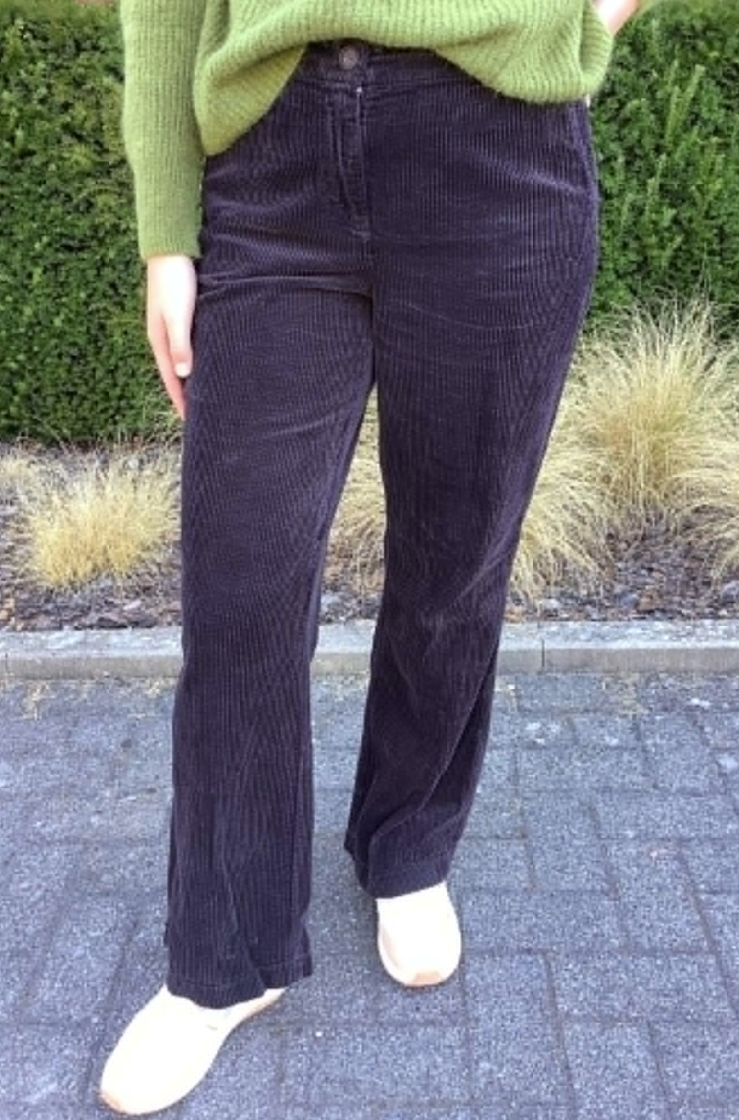 Broek ribfluweel brede rechte pijpen 03 marron