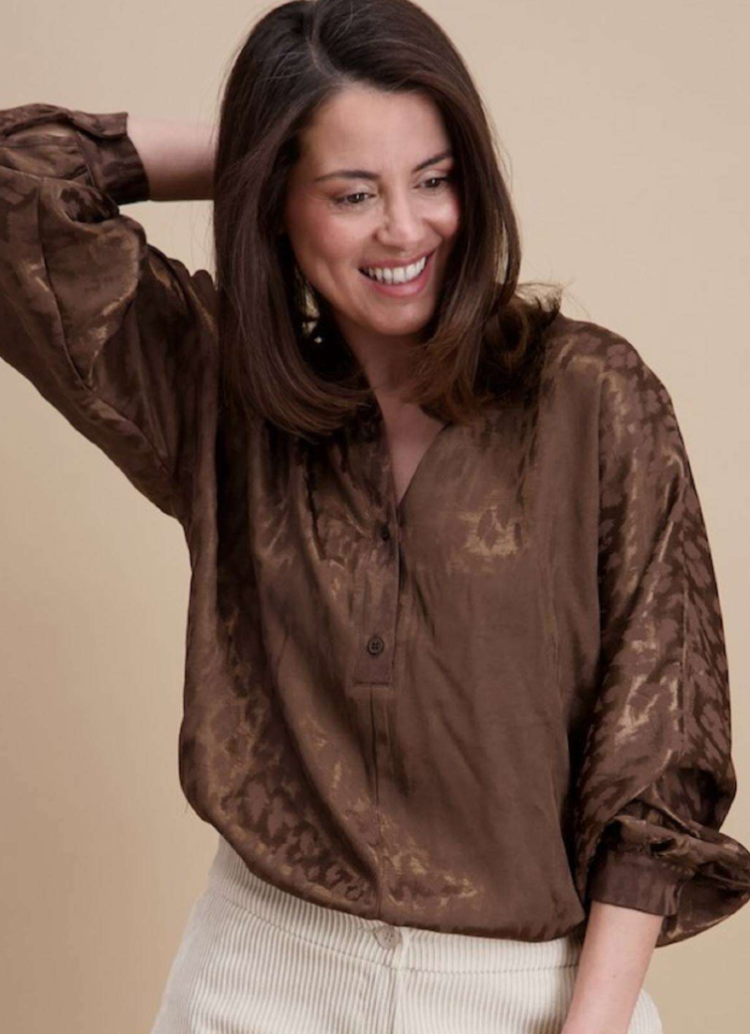 Blouse LM maokraag glanzend met luipaardprint 03 marron