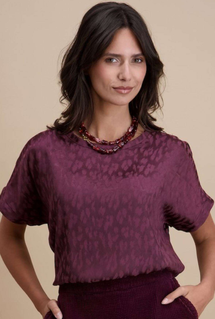 T-shirt KM glanzend luipaardmotief 09 aubergine