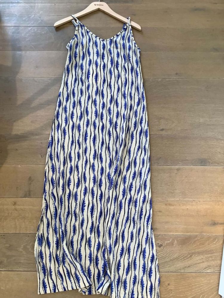 Kleed lang crêpe met print en spaghettibandjes 4507-pearl