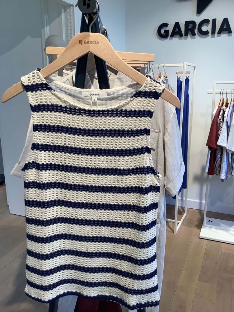 Topje knitted gestreept ecru dbl 3336-dark azure